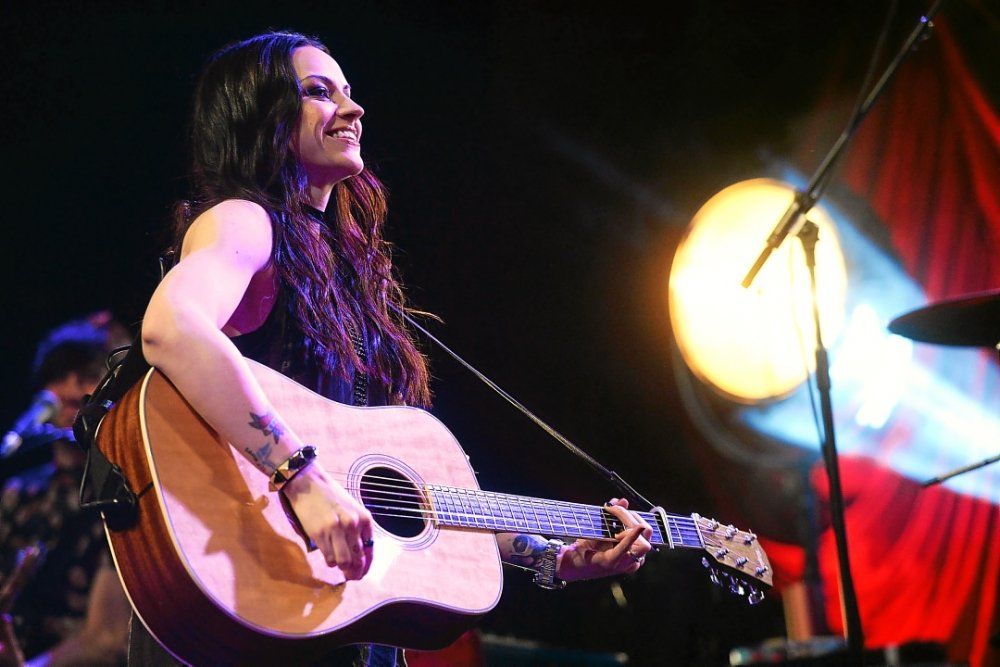 2 places pour le #concert de <a href="/amy_macdonald/">Amy MacDonald</a> et @Gwennyn au @FESTIVALLORIENT vendredi ça vous tente ? #RT ce message! #FIL2017 #Concours