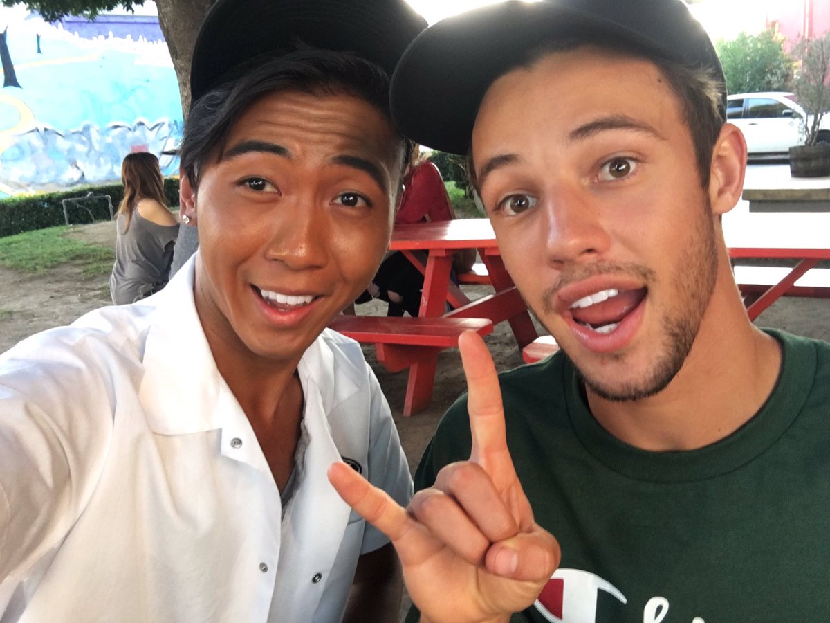 brandeecimo's tweet photo. #HappyTuesday #Today #Brandeecimo #Working #Restaurant #Customer #Reunited @camerondallas #Cute #Updated #Selfie #Retweet #LikePhoto π±ππ±π€πΌ https://t.co/ip3WOWaVa6