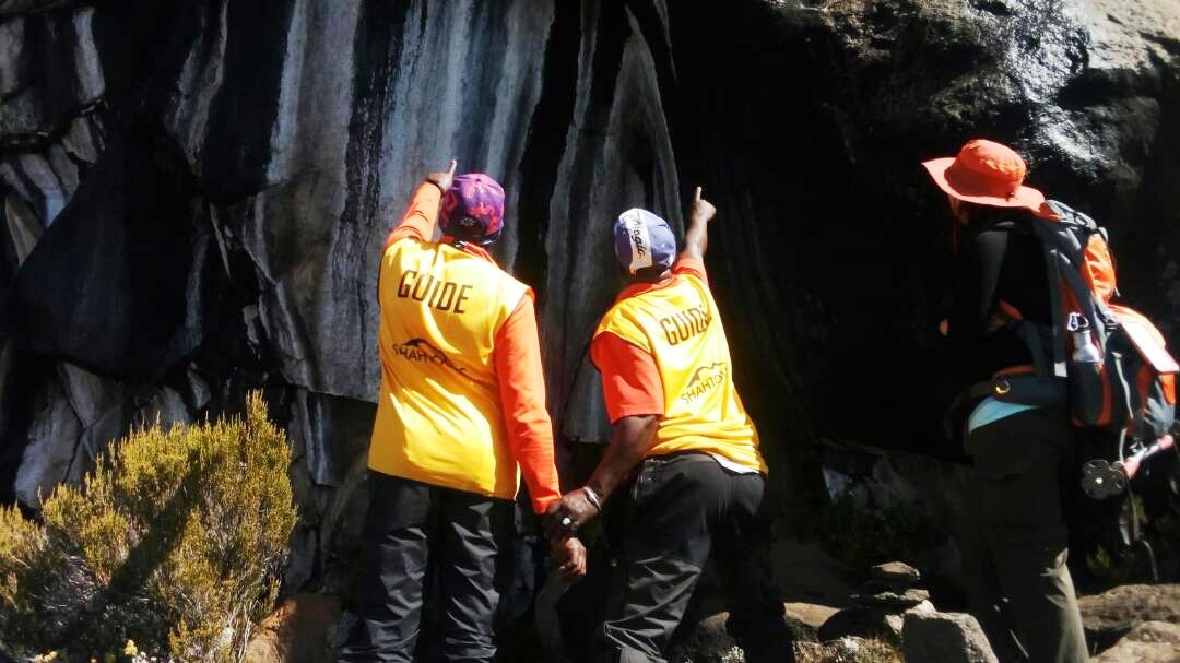 ShahToursTZ's tweet photo. Trek to Zebra Rocks on the Marangu route for altitude acclimatisation with the best mountain guides in Tanzania! #shahtours #zebrarocks https://t.co/ErtMaC3CAj