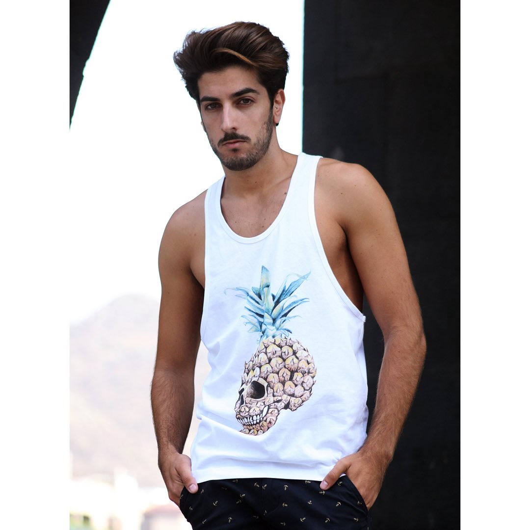 runacanarias's tweet photo. Camiseta estampado de calavera en forma de piña:https://t.co/y4E18bVX7P
 #runacanarias #camiseta #tshirt #madeincanarias #canarias #spain https://t.co/FgML3hIlaW