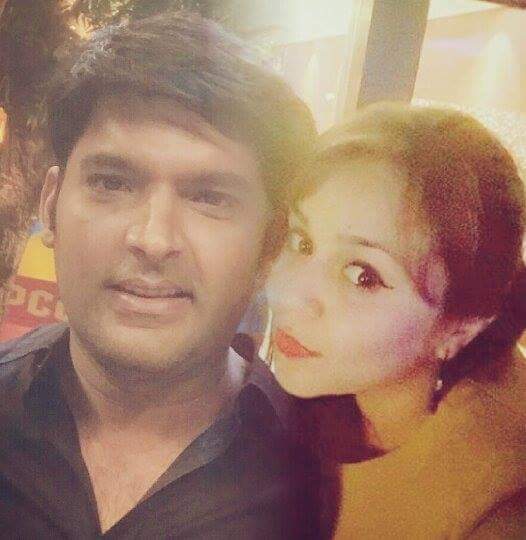 malangsk_'s tweet image. Kapil Sharma with his gf on set "The Kapil Sharma show" -viral on fb.
Dekhlo kapil sharma bhai 😂😂😂😂