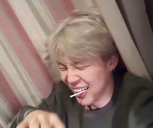 📸：(<a href="/ElegantMochi/">🌸；지민</a> post a photo)
📅：17.08.08
⏰：10AM KST
📝：진형 정말 재미 있어요,  중콕도. ㅋㅋㅋ.