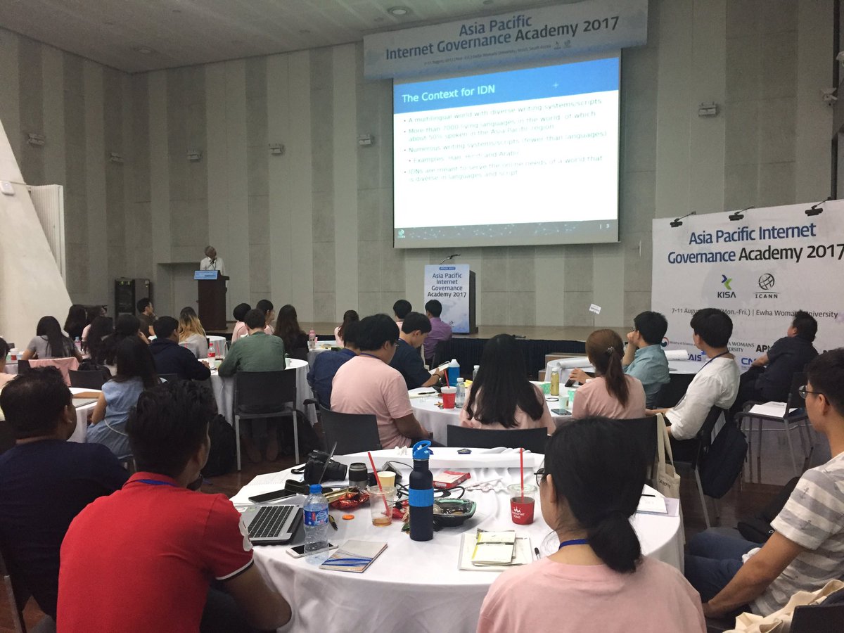 _KelvinWong_'s tweet photo. Satish and Edmon explain Internationalized Domain Names (IDN) - benefits, challenges & need for collaboration across economies. #APIGA2017 https://t.co/egMeQ4TGfQ