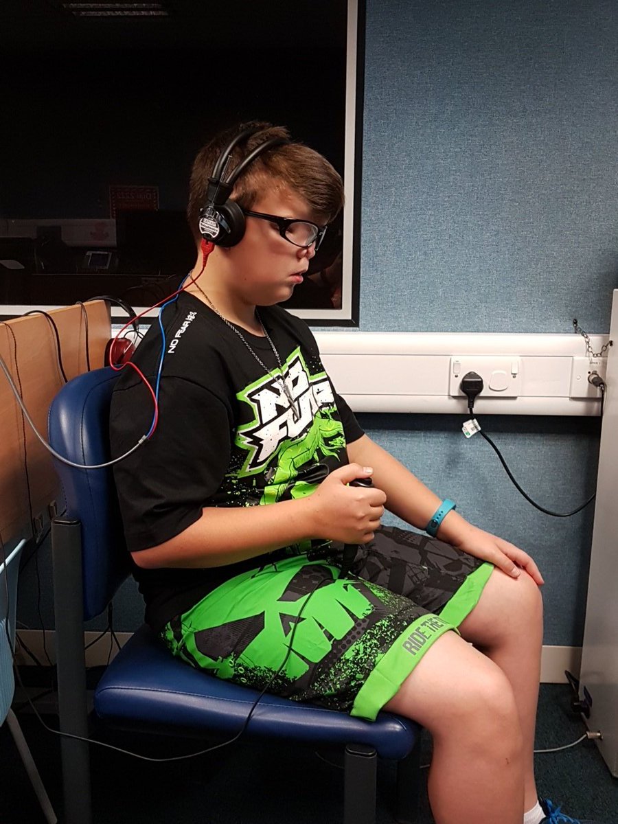 Loopyli21's tweet photo. #1stappointment #audiology #rockingit https://t.co/cpKud5OmFG