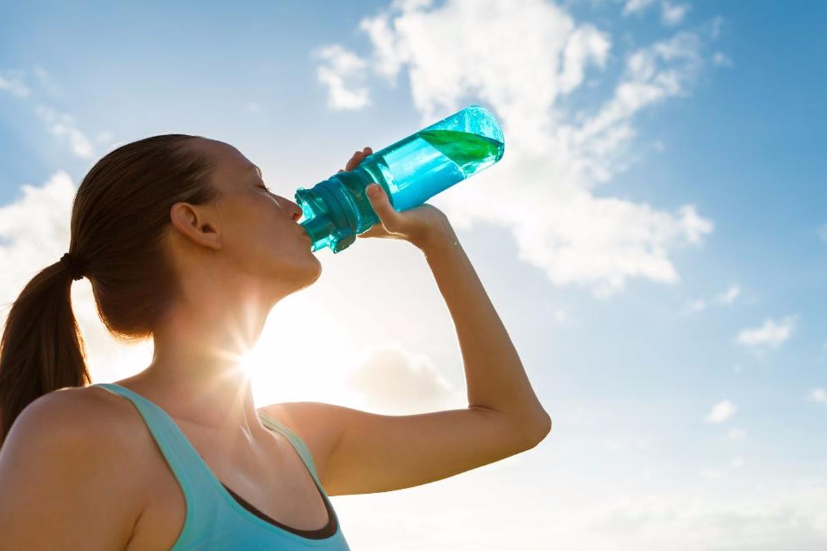 encoremadrid's tweet photo. En #Verano y sobre todo para los días de #ExtremoCalor bebe mucho líquido aún cuando no tengas sed no esperes a deshidratarte #Entrenamiento https://t.co/oZKbEKInMG
