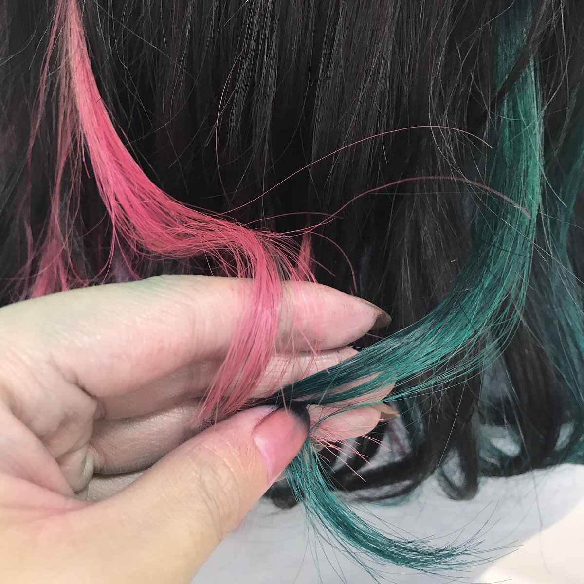 ট ইট র 川畑晋也 原宿 美容師 ハイトーンヘアー ブラックxインナーフラッシュピンク グリーンカラー インナー ブリーチ後に半分グリーン 半分フラッシュピンクにしました 三つ編みしたら可愛いよ もんげー 派手髪 原宿 インナーカラー ダブル ট ইট র 川畑晋也 原宿 美容師 ハイトーンヘアー ブラックxインナーフラッシュピンク グリーンカラー インナー ブリーチ後に半分グリーン 半分フラッシュピンクにしました 三つ編みしたら可愛いよ もんげー 派手髪 原宿 インナーカラー ダブル