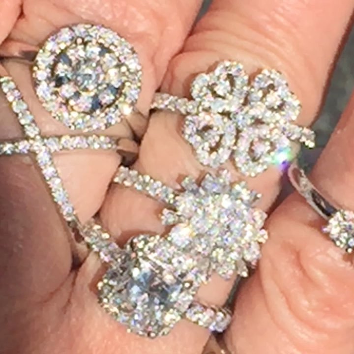 diamonds
#amazingjewelry 
#diamondring #engagement #engagementring #isaidyes
✨
💎
✨
💎
✨
💎
✨
 #Diamond #diamondjew… ift.tt/2vOo9BX