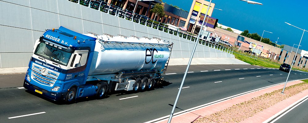 ixolution's tweet image. 6,5 miljoen vrachtwagens in Europa: bit.ly/2vO8sKX #transport #logistiek #vrachtwagen