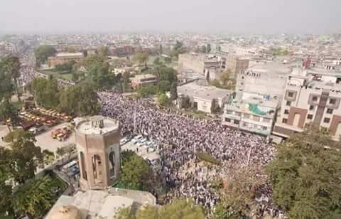 SirJohnRoe's tweet photo. Dear PMLN Social Media Team! Yeh tasaveer Mumtaz Qadri ke jinazay ki hain. https://t.co/npl5aCD1CG