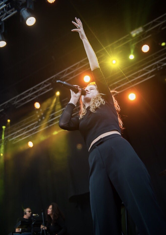 Lauratesorofans's tweet photo. Check out our facebook page to see more pictures from @Lauwraaaaah_ 's performance in Wommelgem! 💛 

https://t.co/kolJjkKGLU https://t.co/Sh88whB3QD