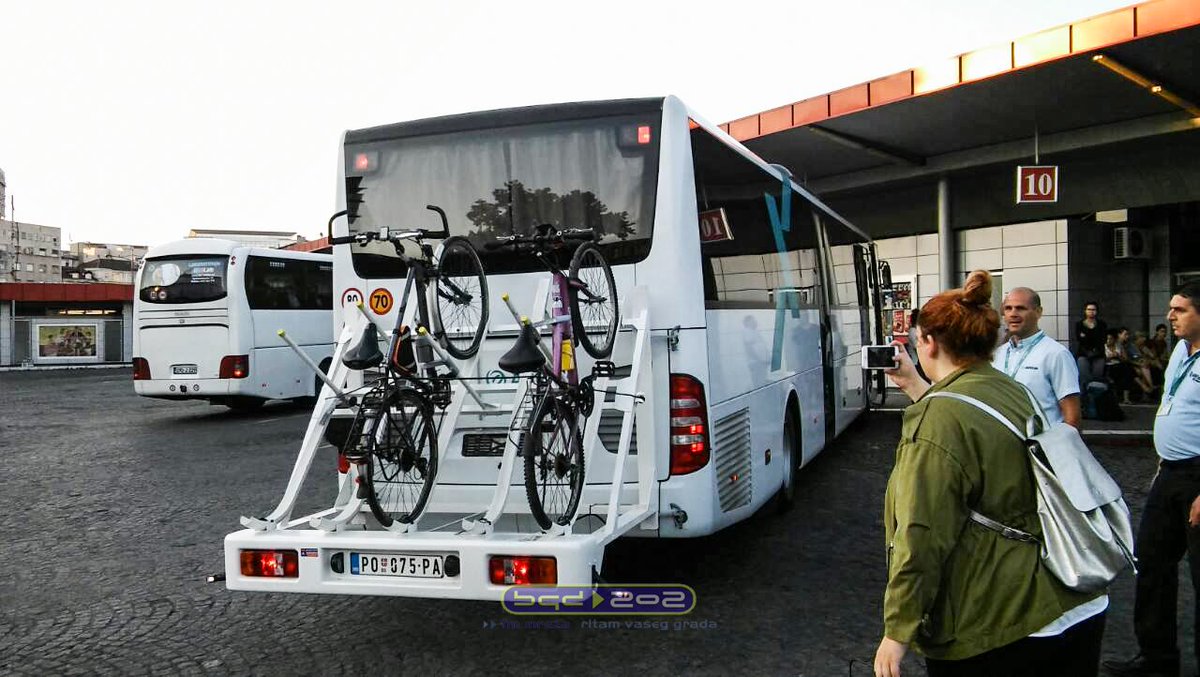 Beograd202's tweet photo. Prvi međugradski autobus koji ima mogućnost i za prevoz bicikala, saobraća na liniji Beograd - Kladovo.
Radio i foto: Vanja Savić
#bicikl https://t.co/kYi3Aeqtf8