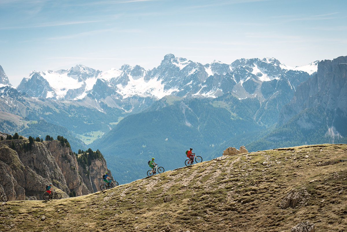 BoschUK's tweet image. Bosch eBike Systems are officially launching all new products for 2018 at @EUROBIKE_SHOW in Germany! 🚴 bit.ly/2tOOb7z #Uphillflow