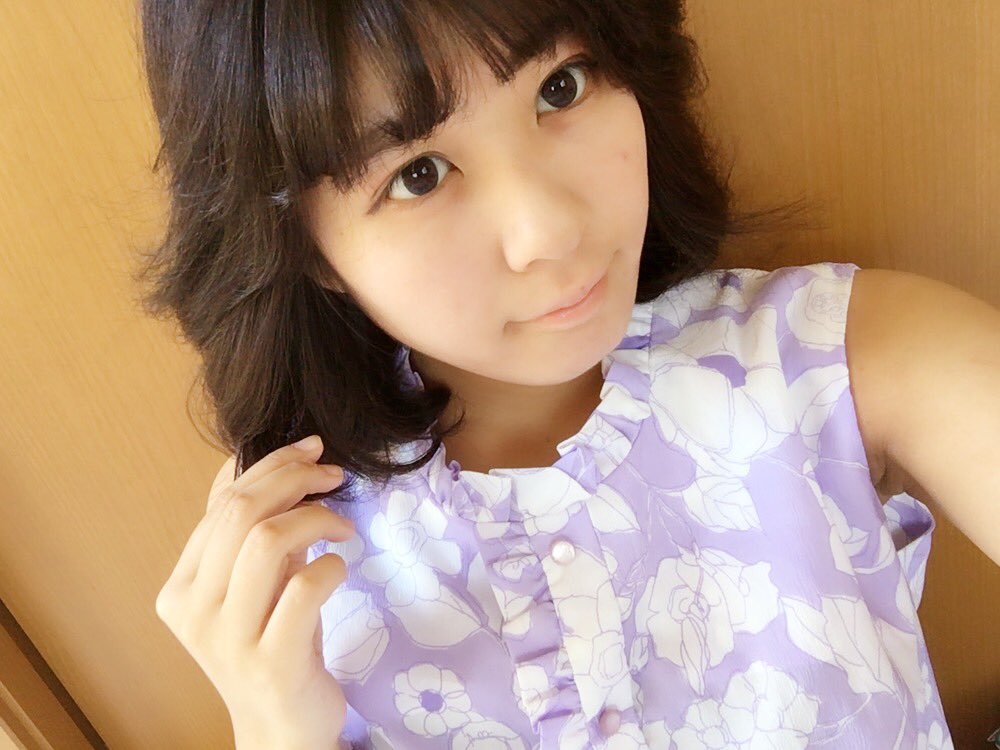 花瀬 もも 昭和 今日の髪型は午前は聖子ちゃんカットをしてたよ でもそろそろパーマかけた方がいいなぁ 聖子ちゃんカット 昭和 アイドル 花瀬 もも 昭和 今日の髪型は午前は聖子ちゃんカットをしてたよ でもそろそろパーマかけた方がいいなぁ 聖子ちゃんカット 昭和 アイドル