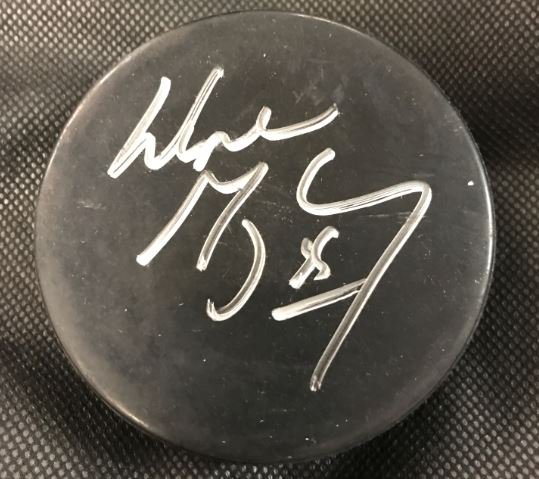 NHLMedia's tweet image. Pay attention because this is BIG! We are GIVING AWAY @OfficialGretzky autographed pucks! RETWEET for a chance to take 1 home!!