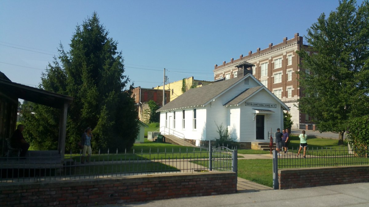 hayliedculp's tweet photo. My favorite part of being home is seeing the Neosho Square and historic sites I loved as a child, through "adult eyes". #teachneosho2017 https://t.co/VHNbUwqUF5