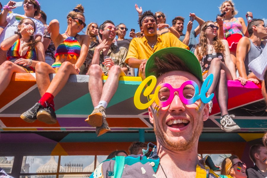 BrightonHoveBus's tweet photo. Share your #PrideBusStop selfie and you could win travel & @artbelieve print πPhoto credit: @JJWALLERPHOTOS
T&Cs at https://t.co/VVUtv3Lb5K https://t.co/q5OxKtXxan