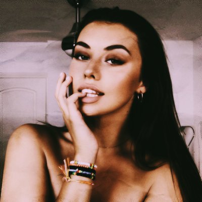 ❝ The expression a woman wears on her face is far more important than the clothes she wears on her back. ❞ ⊱✿ LMB