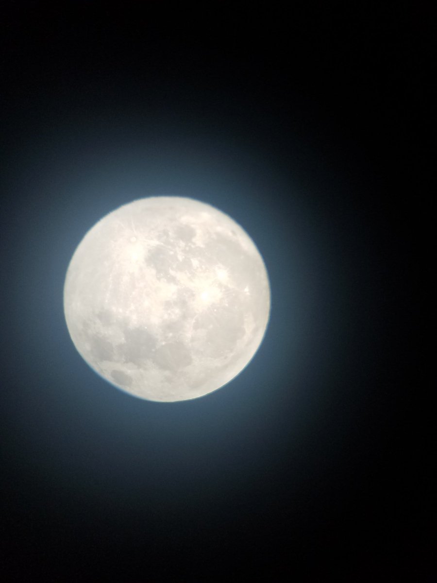Les comparto mi hermosa vista de la luna del fin de semana!!❤