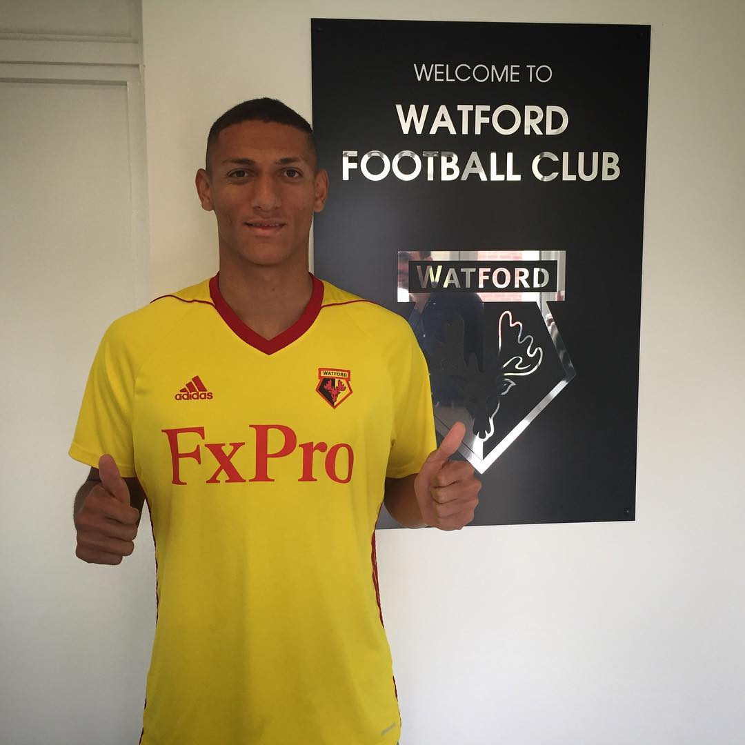 Olha o mlk pronto pra brilhar na terra da rainha! Boa sorte, Richarlison! ⚽️