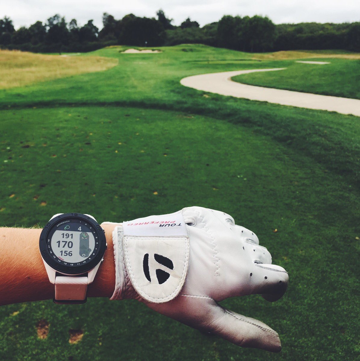 GarminUK's tweet photo. Pin-seeking in Buckinghamshire with #ApproachS60 ⛳️🏌️♀️ https://t.co/h7O1cTz16w
