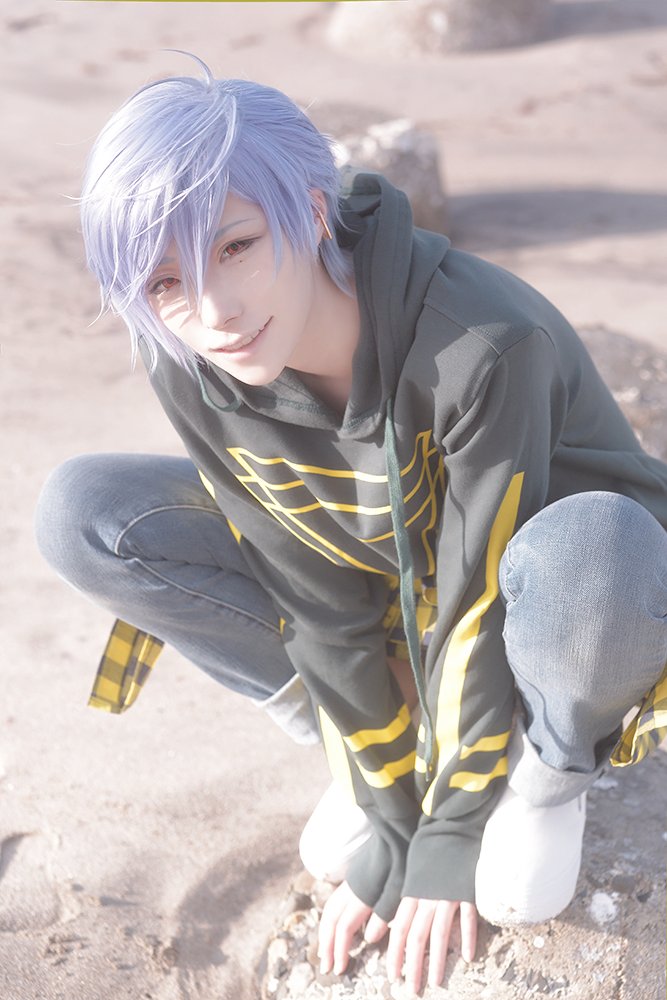 rxargyros's tweet image. 【A3!】斑鳩三角
海で三角を初出ししてきたんだけど、台風後の強風で撮影終わりにはウィッグセット全部崩れてた。笑
photo by ヨッサン(@ysn296)