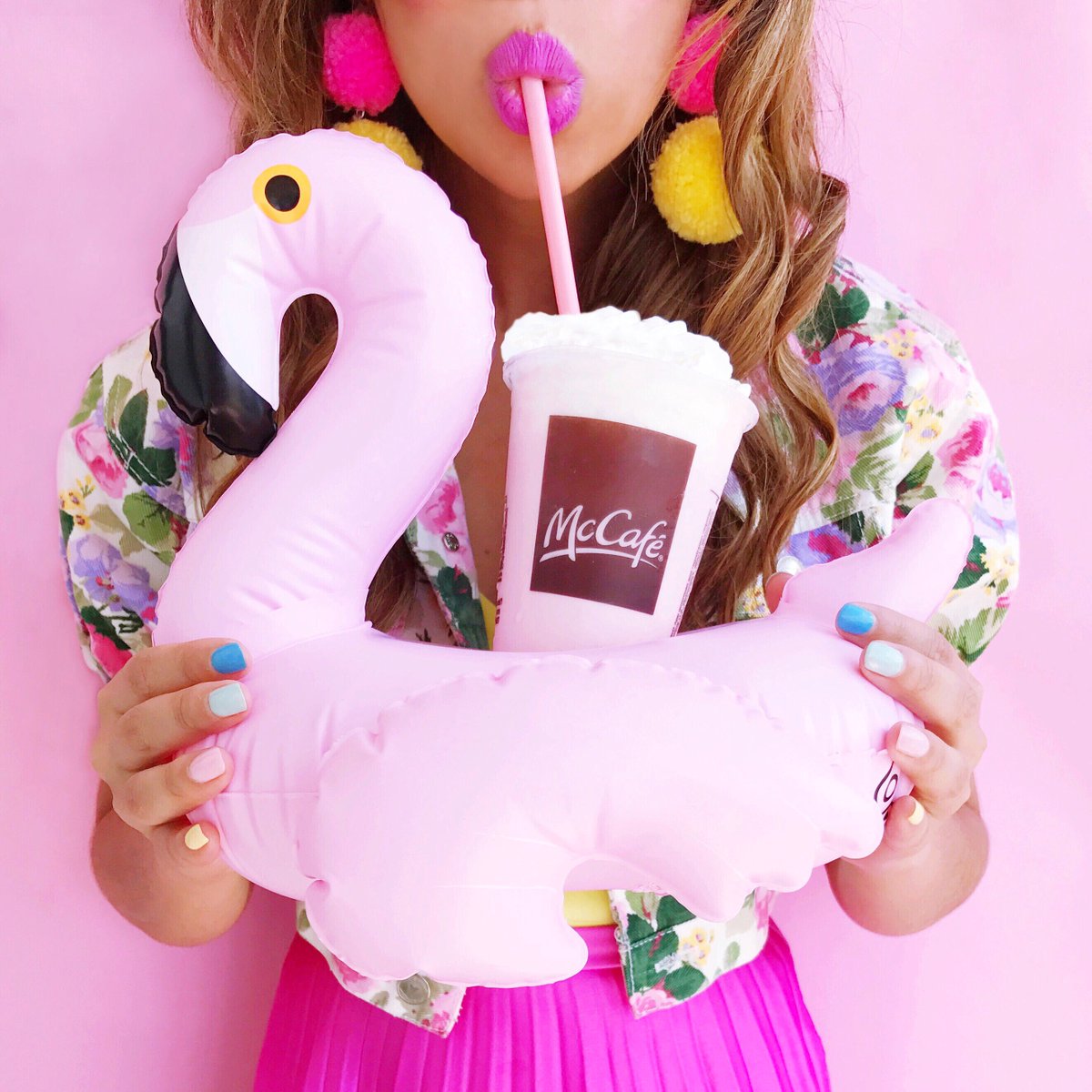 Sippy, sippy yas yas!! Every flamingo drink floaty needs a delicious <a href="/McDonalds/">McDonald's</a> #McCafe Strawberry Shake, am I right?!?! #ad