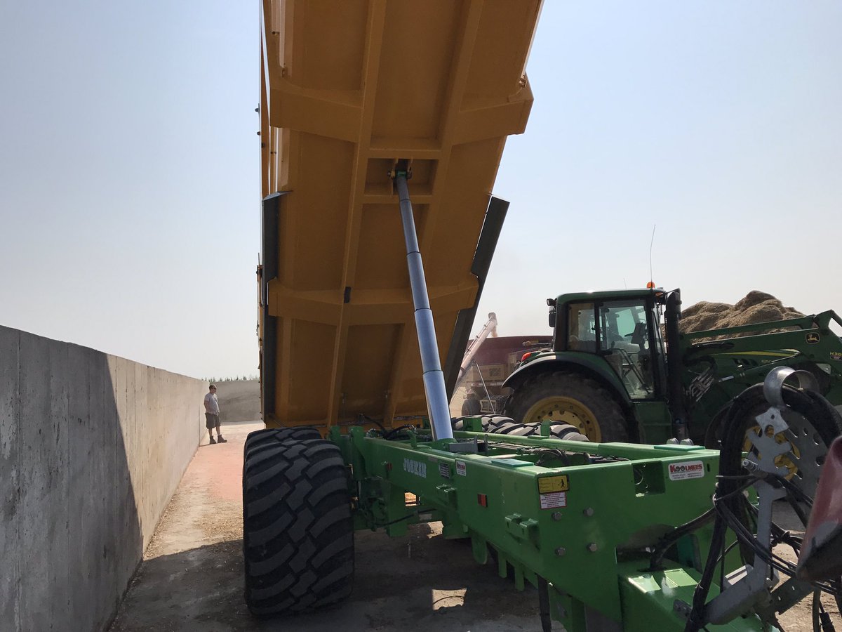 DJWassenaar's tweet photo. Going hard at #busting #corn16 today 🤠😍 https://t.co/uScDsm9dU6