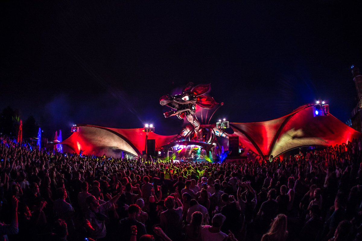 tomorrowland's tweet photo. Magical vibes at the Rose Garden... https://t.co/B7sM3jZx4w