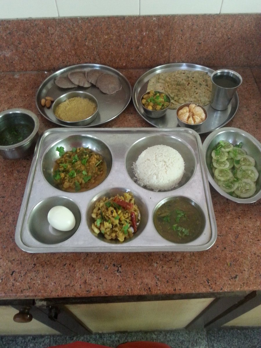 Sanfiya1's tweet photo. எங்க #சமையல்... எப்பூடி?? #AvinashilingamUniversity #FoodScience AndNutrition #foodslab #3rdYear https://t.co/FeirqE5xDO
