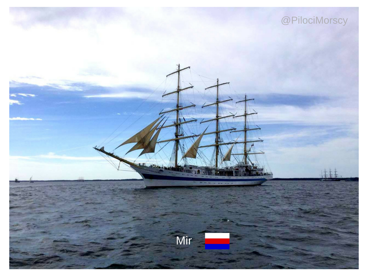 PilociMorscy's tweet photo. Paradę statków kończącą #TallShips prowadził żaglowiec #CisneBranco 🇧🇷 #ttsr #tolszipy #tsr2017 #balticsea https://t.co/snuR4y2iBT