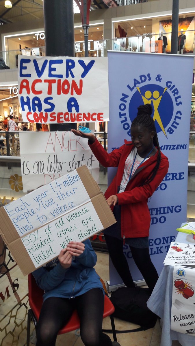 ST0PVI0LENCE's tweet photo. @NCS @blgc Red Team have had fun in #boltonmarketplace today speaking about preventing violence in #bolton &amp; promoting @eahconsequences ! https://t.co/FMHuo1PyGW