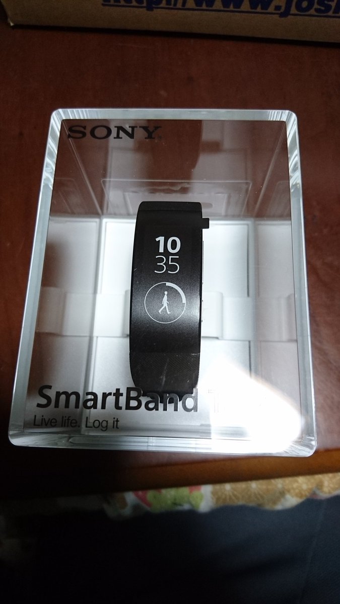 ikedahagoromo's tweet photo. 3代目のスマートバンドトークswr30です。
#swr30 #smartbandtalk #Sony https://t.co/RKt0o4ptew