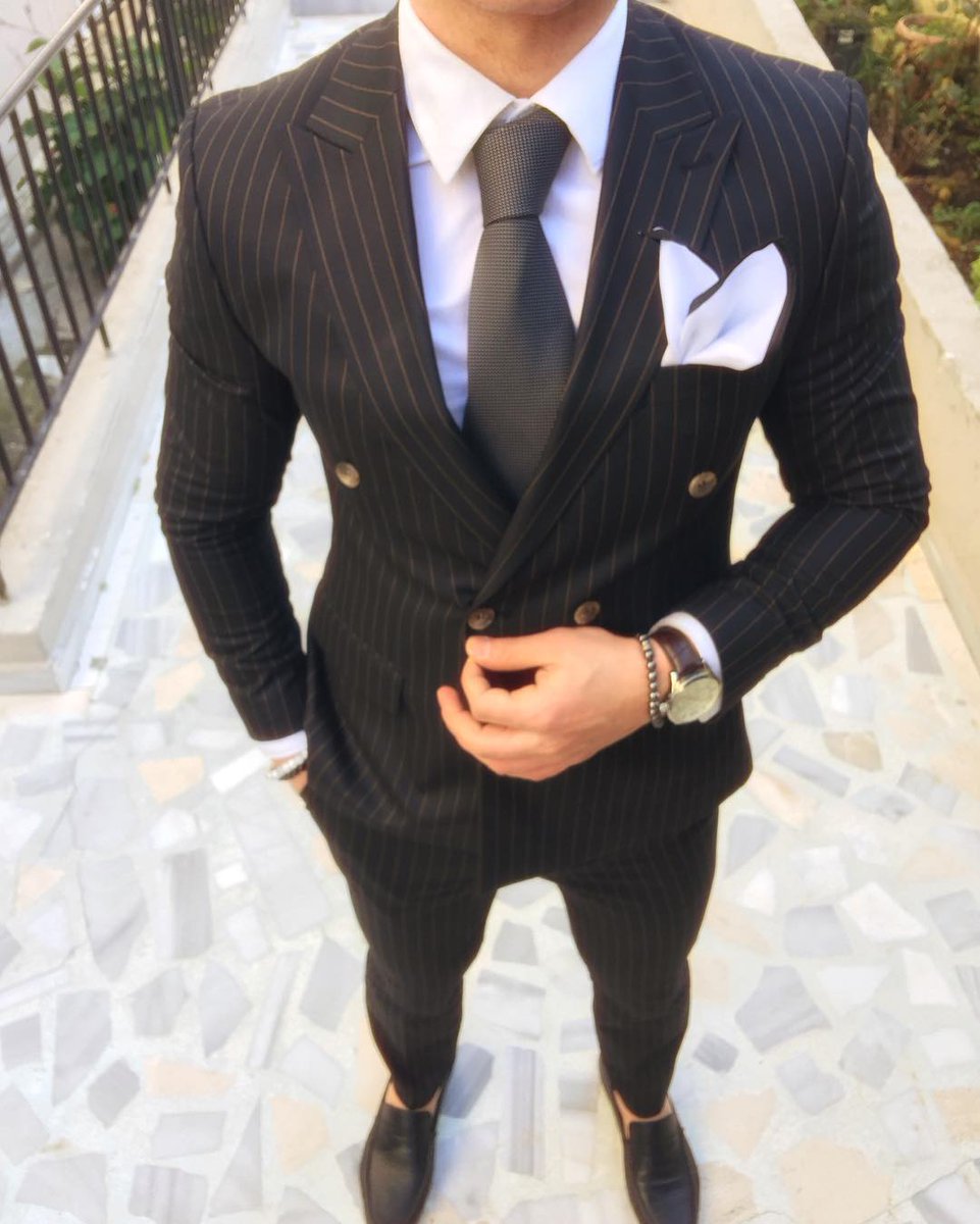CMenWithStyle's tweet image. Follow us on Instagram @clothesmenwithstyle ✔for unique men's fashion inspiration 🔱
  #men #style #fashion #clothes #luxury #outfits #Suits