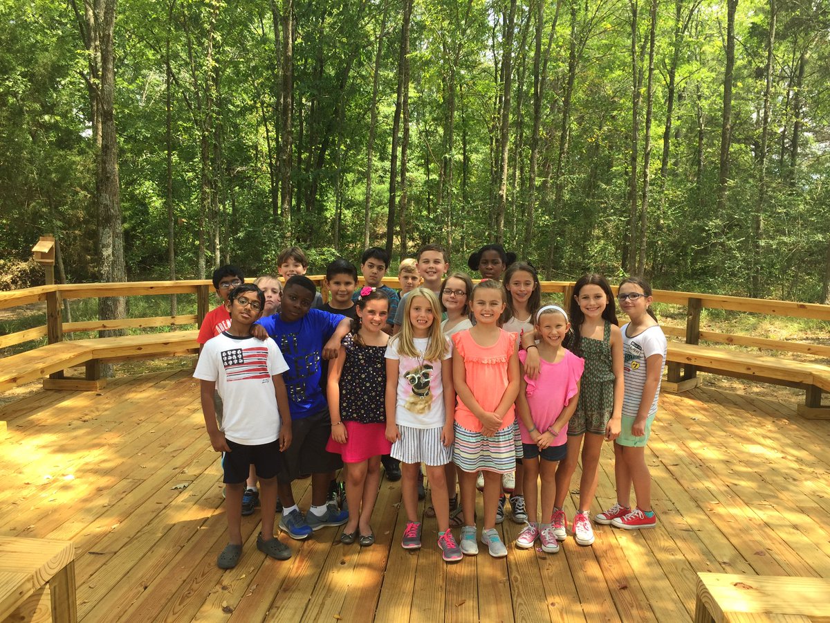 nasbury's tweet photo. Loving our new outdoor classroom! #TaraO https://t.co/oFm2uZaFNy