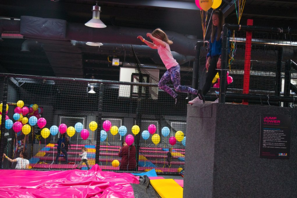 BounceRevUK's tweet photo. Are you scared of heights? 🙈 Jump from a height onto our giant inflated airbag! Book your slot now: https://t.co/TMHluKgL9G https://t.co/9LA1JZpp1i