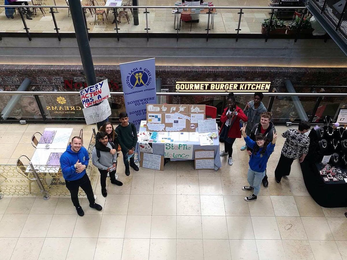 ST0PVI0LENCE's tweet photo. Come and speak to us today at Bolton market place!! Play our true/false game and learn something new! #violence #help #shopping #bolton https://t.co/xwAUCY1f9Y