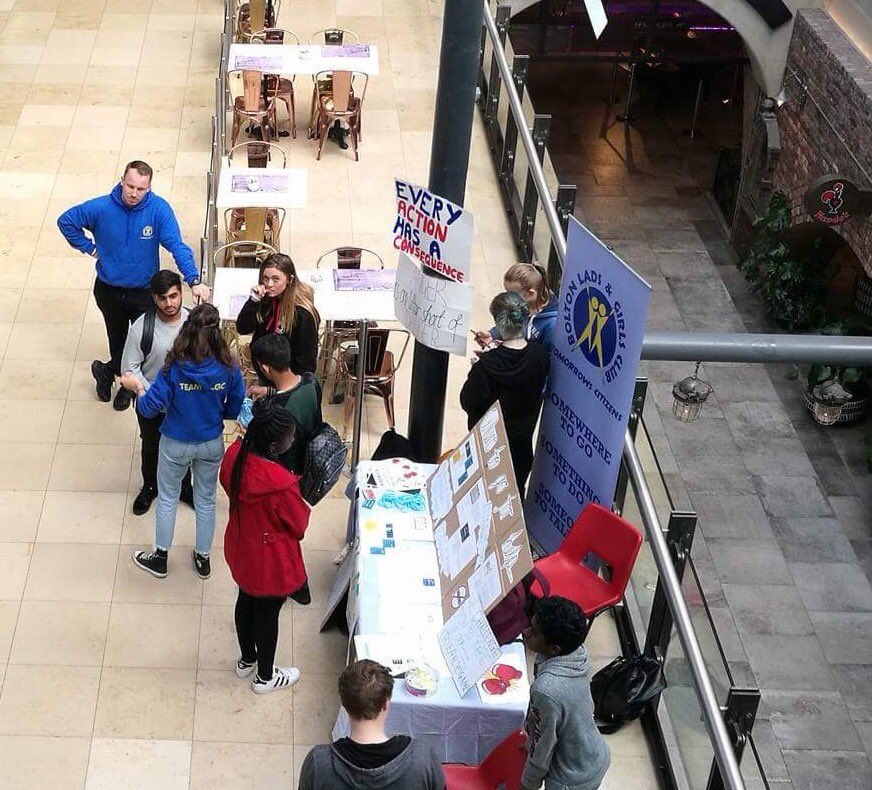 ST0PVI0LENCE's tweet photo. Come and speak to us today at Bolton market place!! Play our true/false game and learn something new! #violence #help #shopping #bolton https://t.co/xwAUCY1f9Y