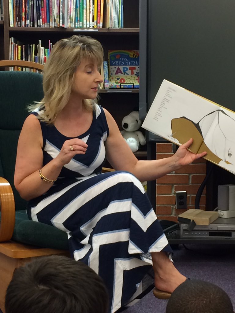 Summertime Storytime with Mrs.DeLage at Lessenger. #wearelamphere <a href="/roadrunnersrule/">Lessenger Elementary</a>