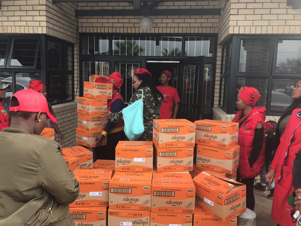 LeighMathys's tweet photo. As we get ready for our door to door distributing sanitary pads #womensday2017 https://t.co/TgSVWlPEm0