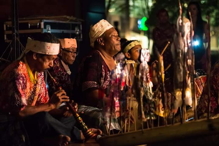 MedanPasarKL's tweet photo. Get ready for the return of Malam Wayang with @pusaka_my. Organized by @mythinkcity #DBKL #LabDNA #RedArcher 

Photos by Cheryl J. Hoffmann https://t.co/zUnfxEVYqv