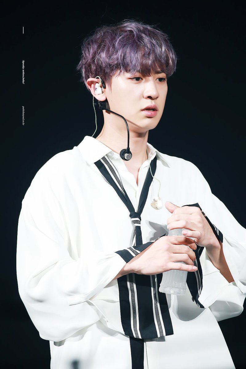 chanyeolit's tweet photo. 박
  찬
     열
        새
           끼
              손
                 가
                    라
                       악 https://t.co/f2mBCIYWBq