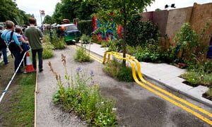 favhuia's tweet photo. #ediblebusstop = #innovation at its best! #UpperSponStreet #Coventry is in desperate need of a massive makeover a bit like this! https://t.co/heH8jTHnCo