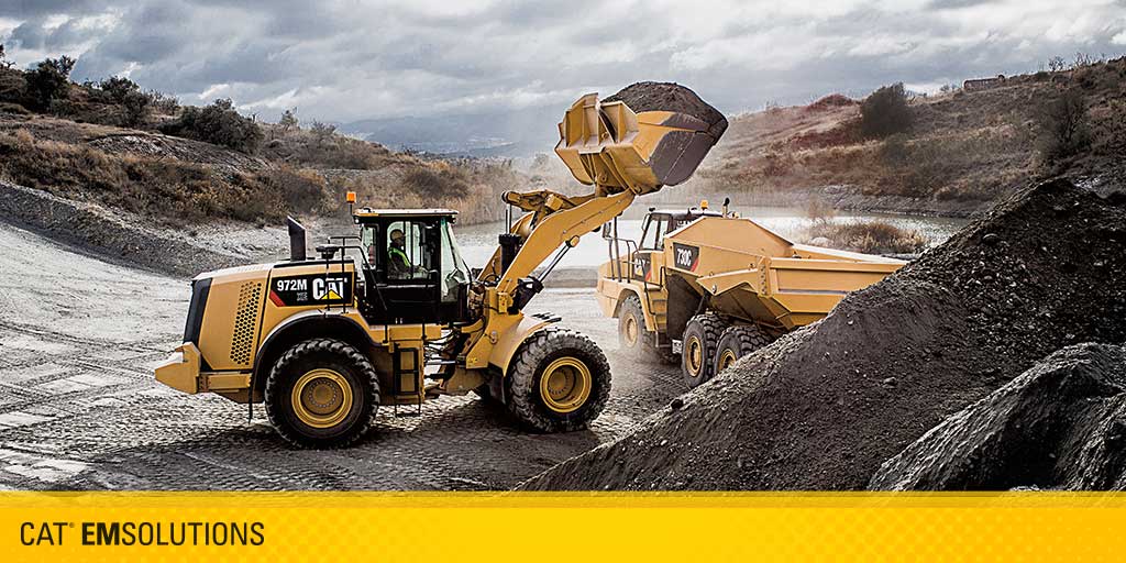KellyTractorCo's tweet photo. Move equipment between jobs without it sitting idle. https://t.co/0IB3zIDUlx #KellyTractor #EMSolutions https://t.co/YuNnXI868A