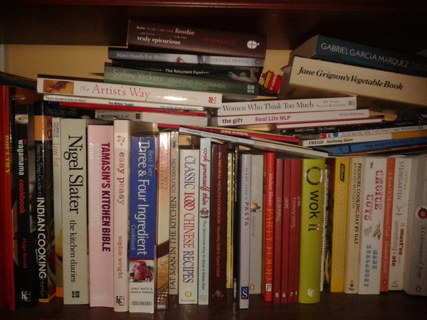 WistfulCass's tweet photo. Happy #BookLoversDay to ALL #Book Fanciers - whether you #Read #Fiction or #NonFiction; I'm #Reading #GardeningBooks atm! #BookwormsRule https://t.co/wRfQi76Vlg