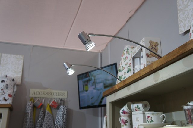 Abbeylighting's tweet photo. Straight into the mains, Abbey's contemporary #LED #display spot lights, are perfect for lighting key focal areas https://t.co/0ANCdfNCxA https://t.co/K9by4PPNPk