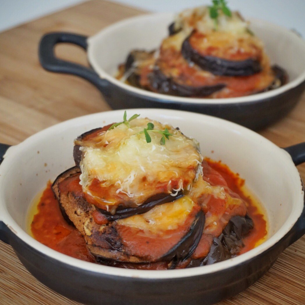 Cook_with_amore's tweet image. ☔️london=comfort food 
Thanks to @violife_foods that makes our vegans cheesy dreams come true 💖🧀#vegan #parmiggiana cookwithamore.com