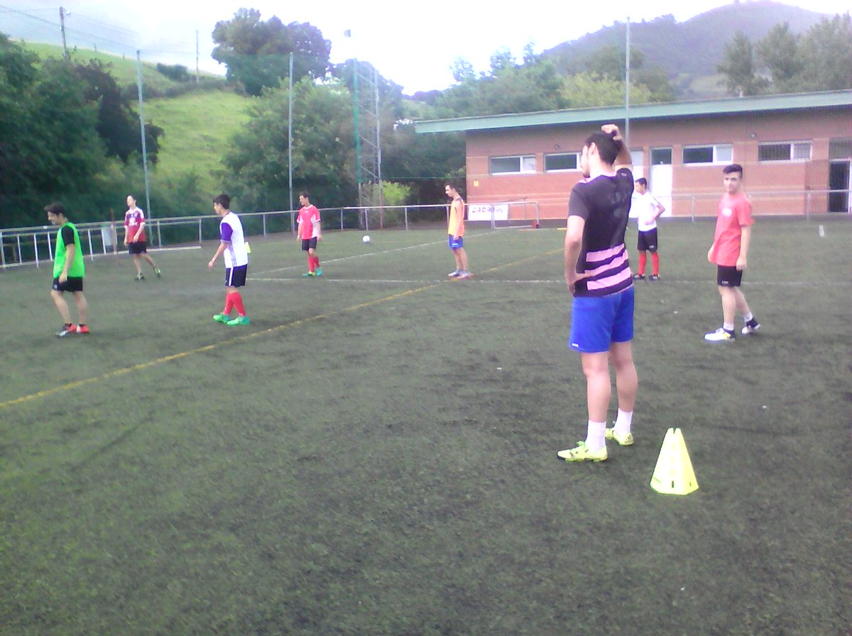 at_camocha's tweet photo. Entrenamiento matinal de nuestros chicos del juvenil https://t.co/JkUrEfg4x7