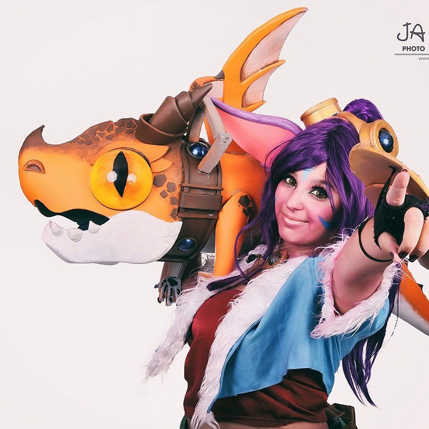 hitodecosplay's tweet photo. Atención a la primera foto de la sesión con J.A.Ribas. Me tiene enamorada! @lol_spain @SpanishCosplay #tristana #cosplay @CosmodelsAgency https://t.co/jBmY4nkowp