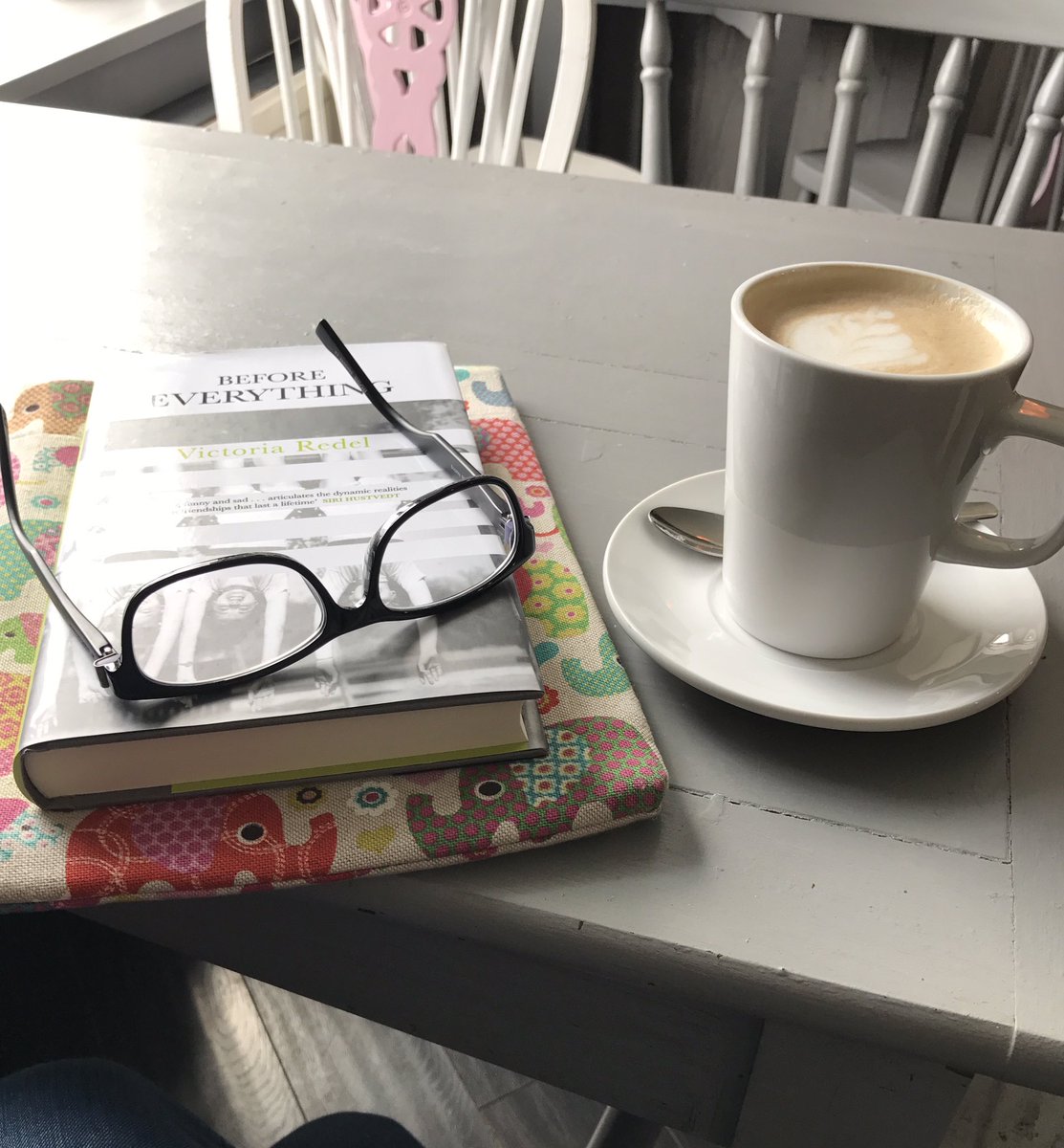thereadingpara's tweet photo. Only one thing for it on #BookLoversDay, great coffee &amp; a great book! @victoria_redel @SceptreBooks #beforeeverything https://t.co/4p9ymqAGy2