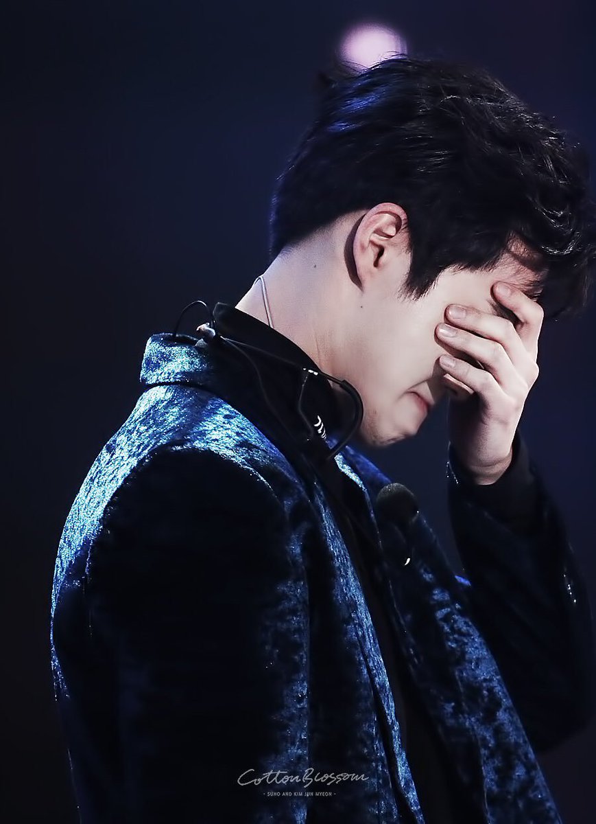 _IMBOWVYBD's tweet image. ฉันอยากให้มันเป็นภาพความทรงจำที่แสนวิเศษ ฉันอยากเป็นเอลี่ที่อาจจะเป็นแค่ตัวอักษรตัวเดียวที่ช่วยเขียนลงไปในหนังสือเล่มนี้ที่ชื่อว่า EXO